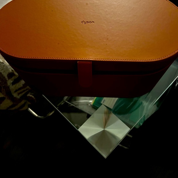 Dyson airwrap box - Picture 1 of 4